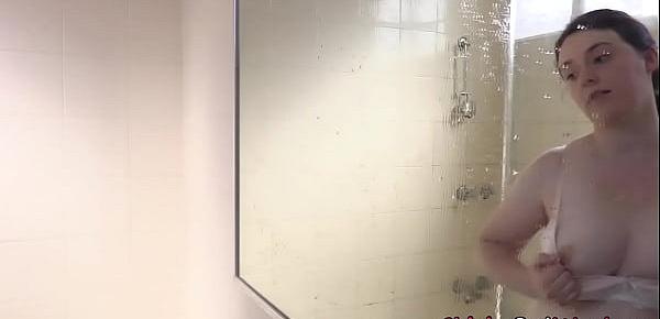  Chubby australian showers and fingers pussy